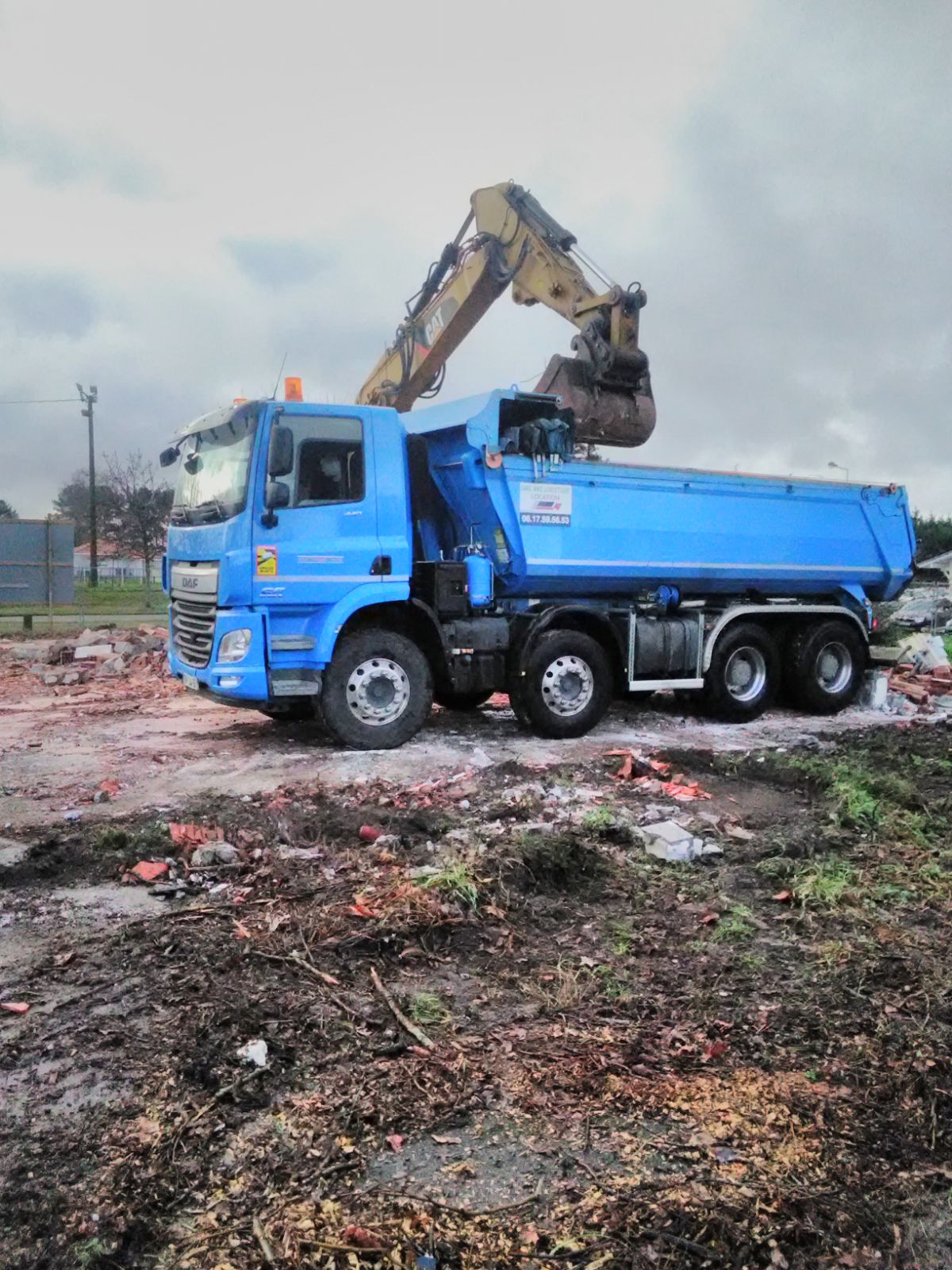 location avec chauffeur 8x4 benne